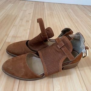 House of Harlow 1960 Tan Suede Shoes